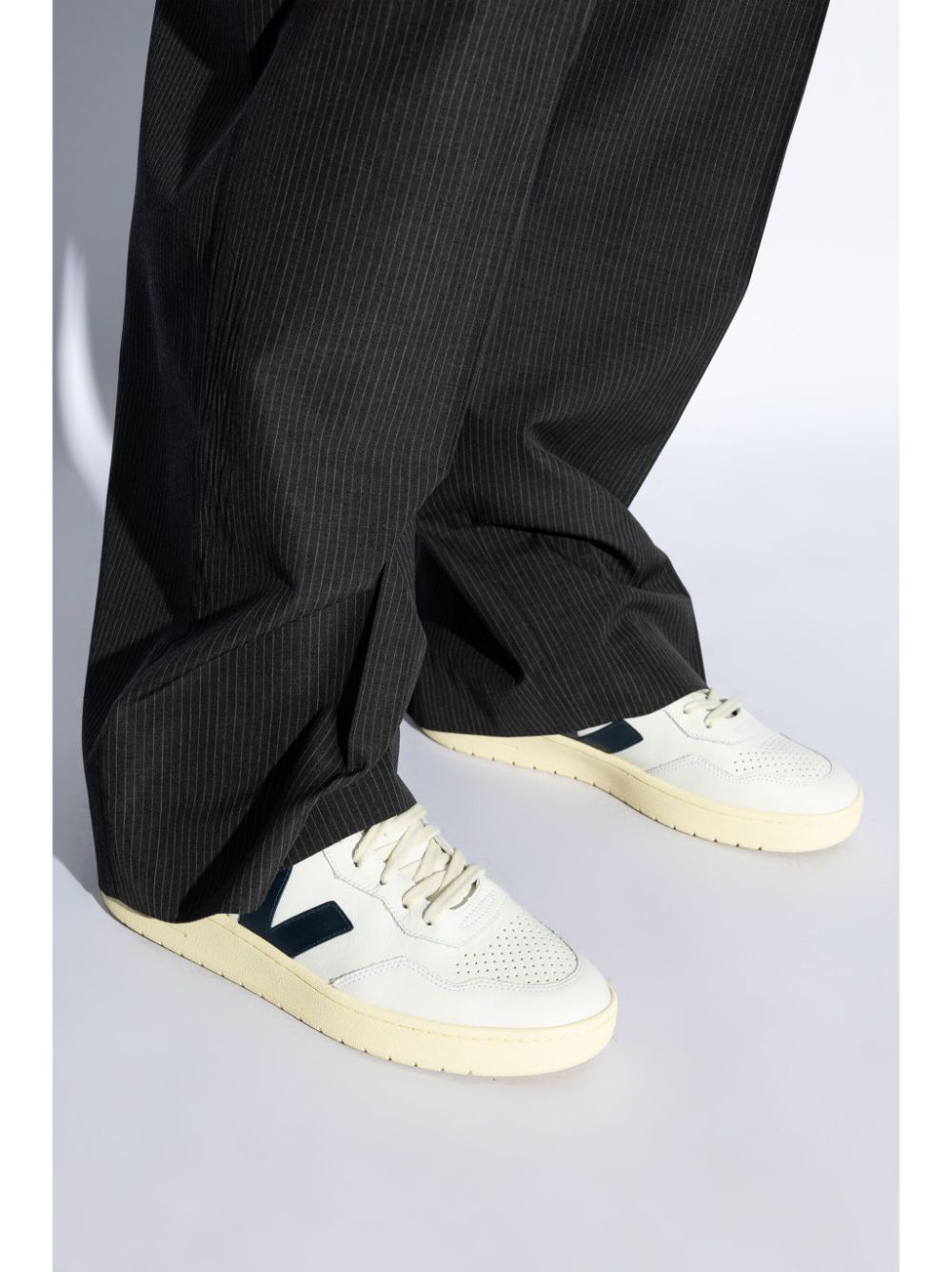 VEJA V-90 sneakers Veja