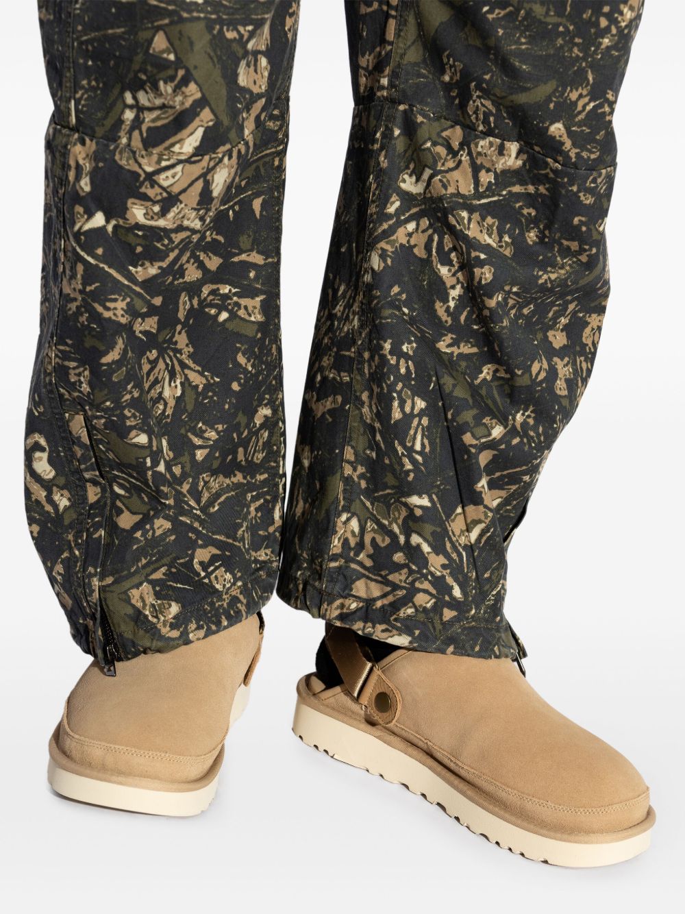 UGG logo-debossed slippers UGG