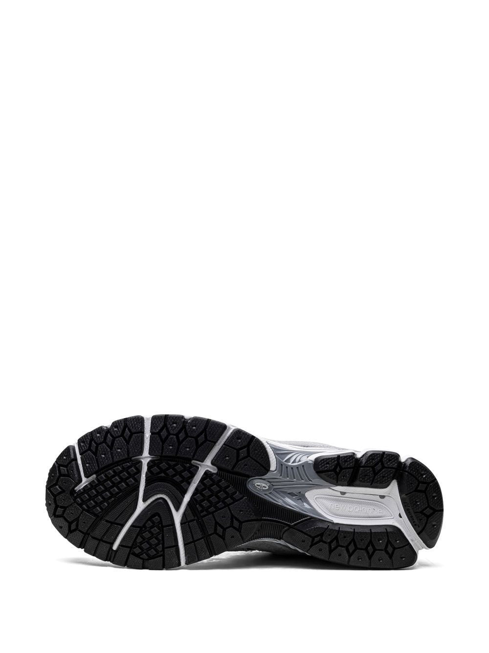 New Balance 2002R sneakers nike