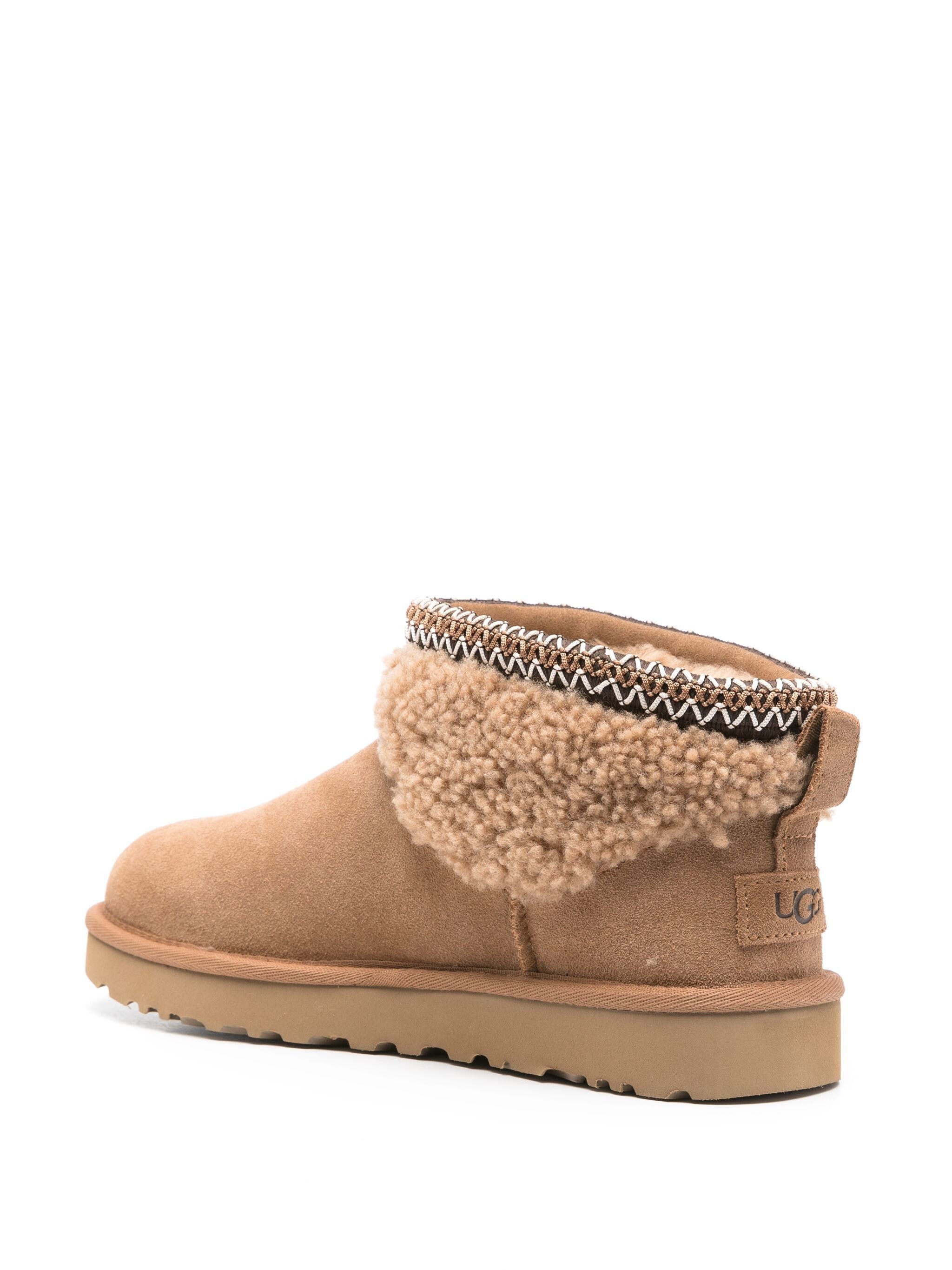 UGG Classic Ultra Mini Maxi Curly boots UGG