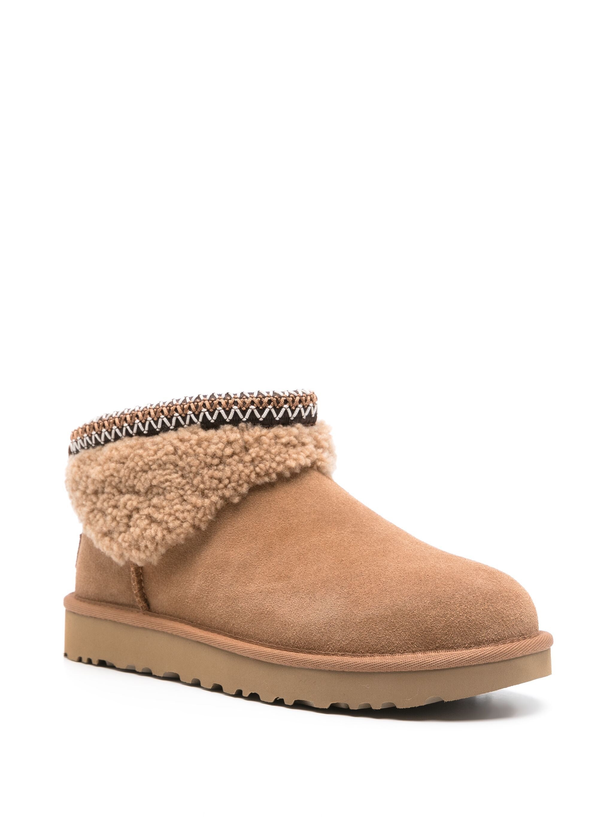 UGG Classic Ultra Mini Maxi Curly boots UGG